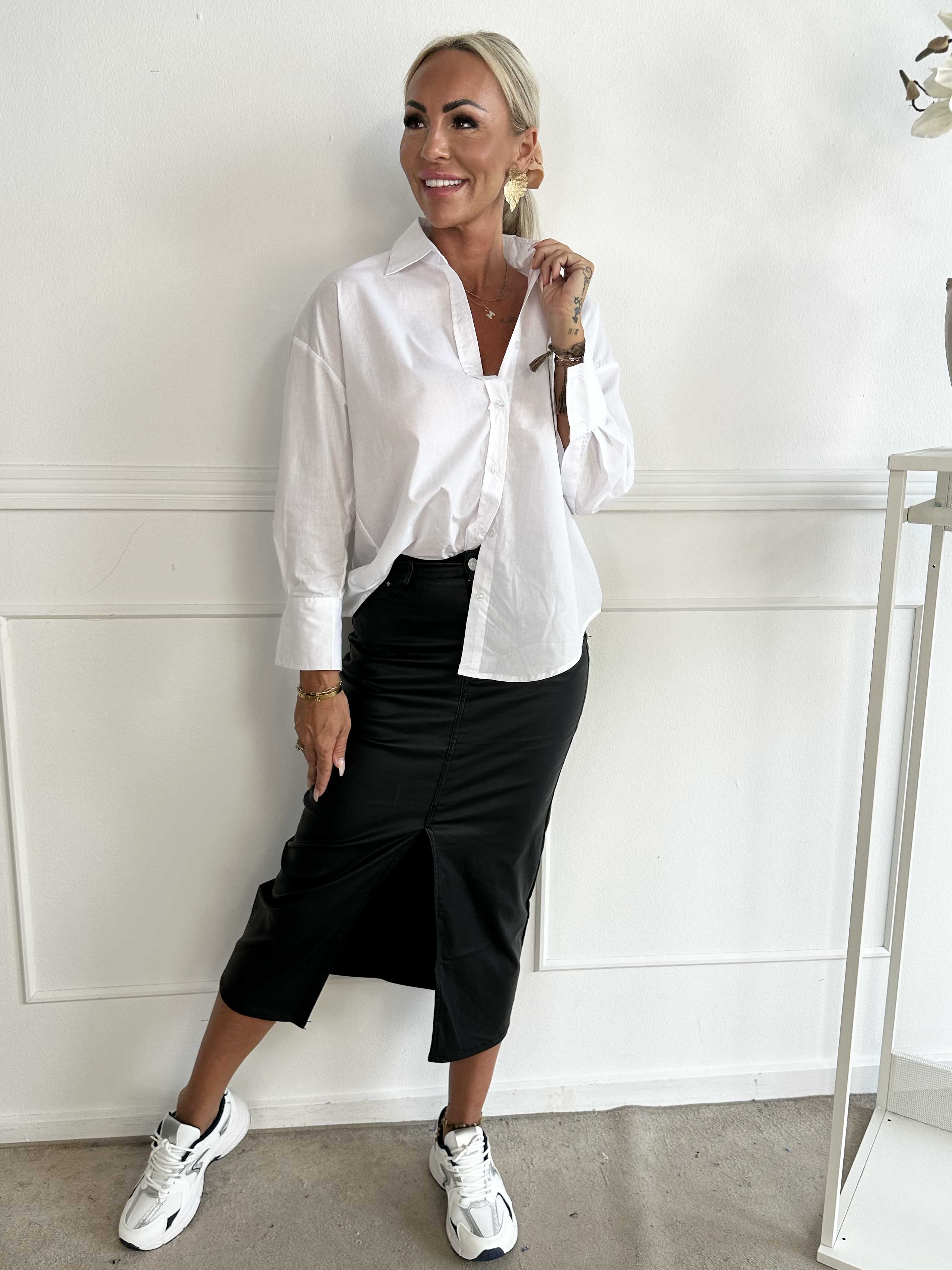 Chloe - Läderlook kjol med slits